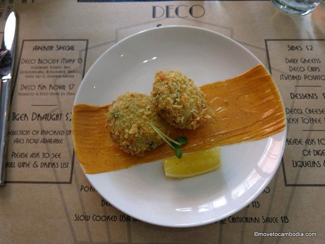 Deco crabcakes