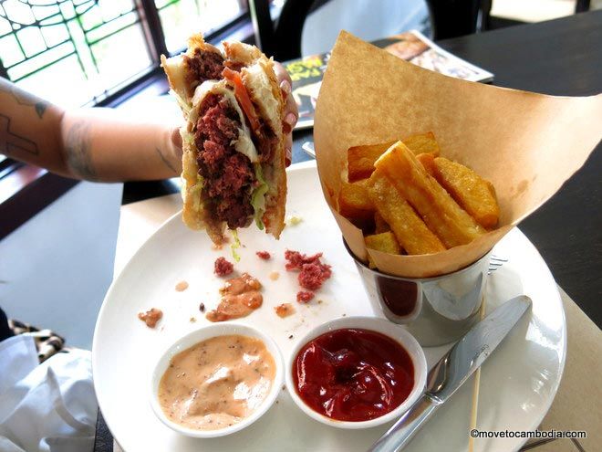 Deco's famous hamburger