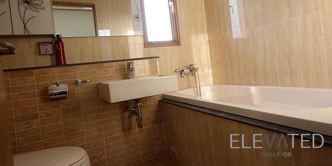 luxury apartment bathroom