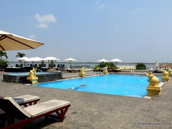 Cambodiana Hotel pool