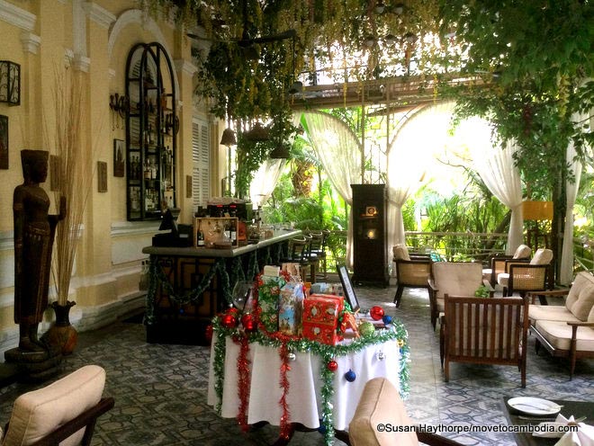 Christmas Phnom Penh at Palace Gate