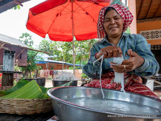 rice noodles with Siem Reap Food Tours